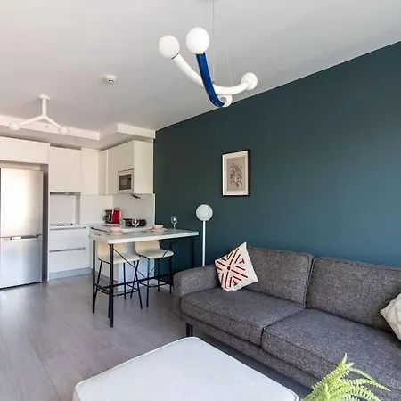 Soft Elegant 1br Flat W/ Free Parking & Shuttle #165 Appartement